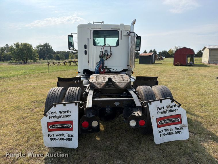 image for item FK5258 2007 Freightliner Columbia semi truck