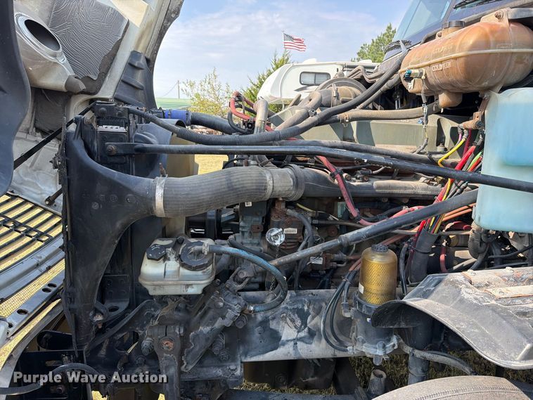 image for item FK5258 2007 Freightliner Columbia semi truck