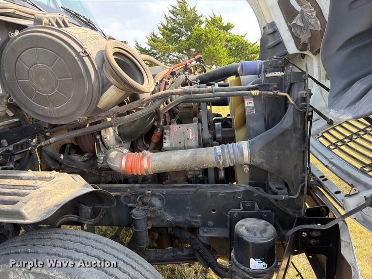 image for item FK5258 2007 Freightliner Columbia semi truck