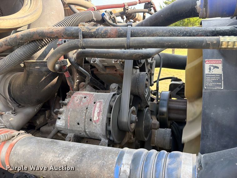 image for item FK5258 2007 Freightliner Columbia semi truck