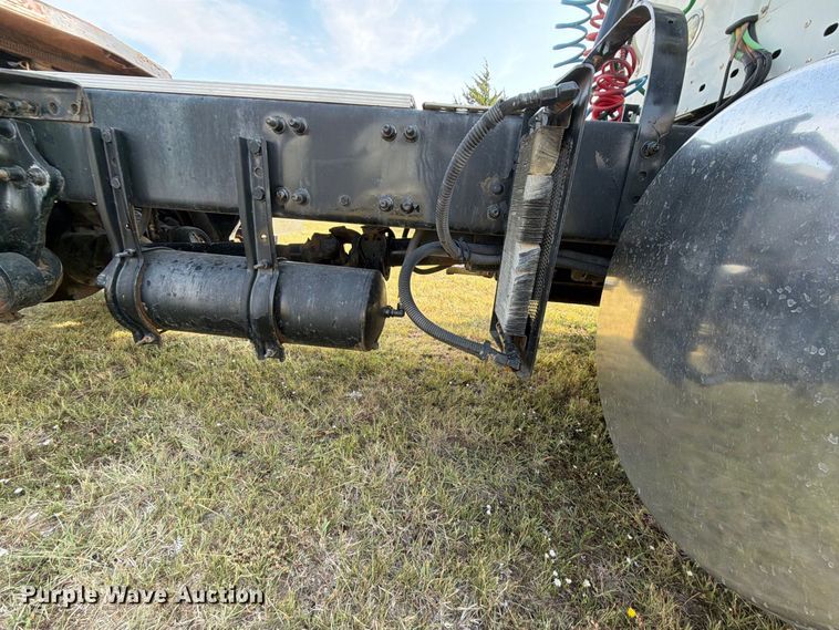 image for item FK5258 2007 Freightliner Columbia semi truck