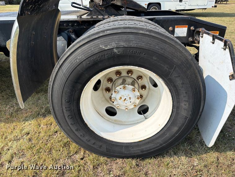 image for item FK5258 2007 Freightliner Columbia semi truck