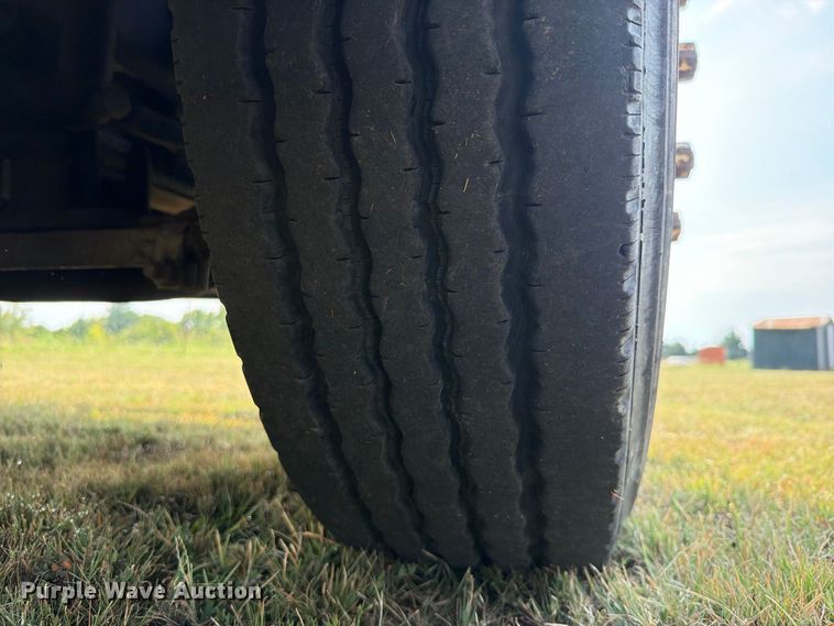 image for item FK5258 2007 Freightliner Columbia semi truck