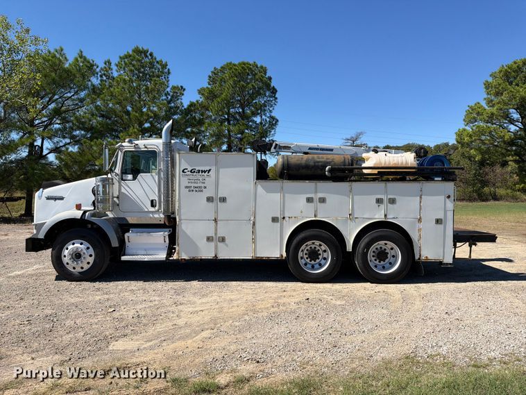 image for item FK5281 2009 Kenworth T800 utility / service truck