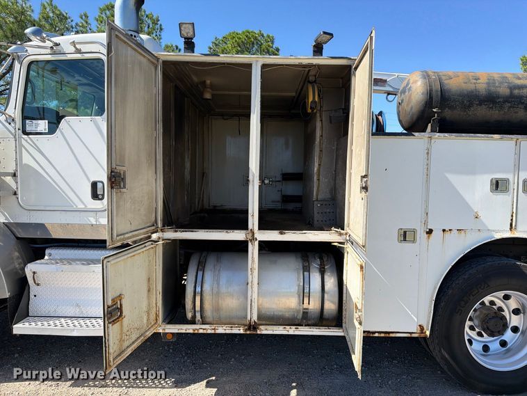 image for item FK5281 2009 Kenworth T800 utility / service truck