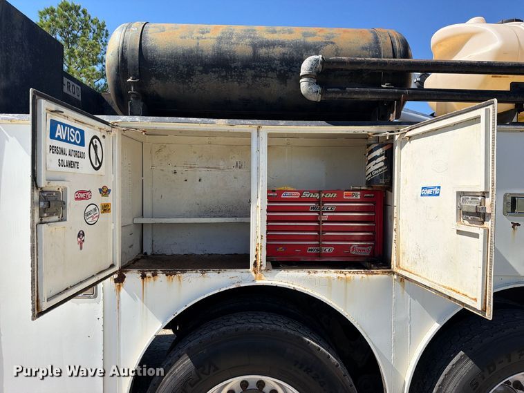 image for item FK5281 2009 Kenworth T800 utility / service truck