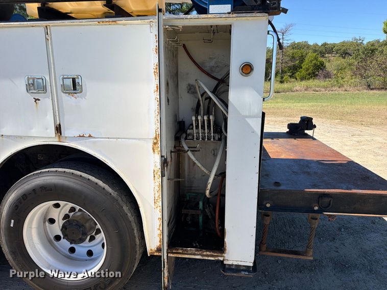 image for item FK5281 2009 Kenworth T800 utility / service truck