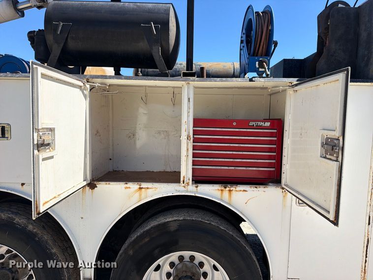 image for item FK5281 2009 Kenworth T800 utility / service truck