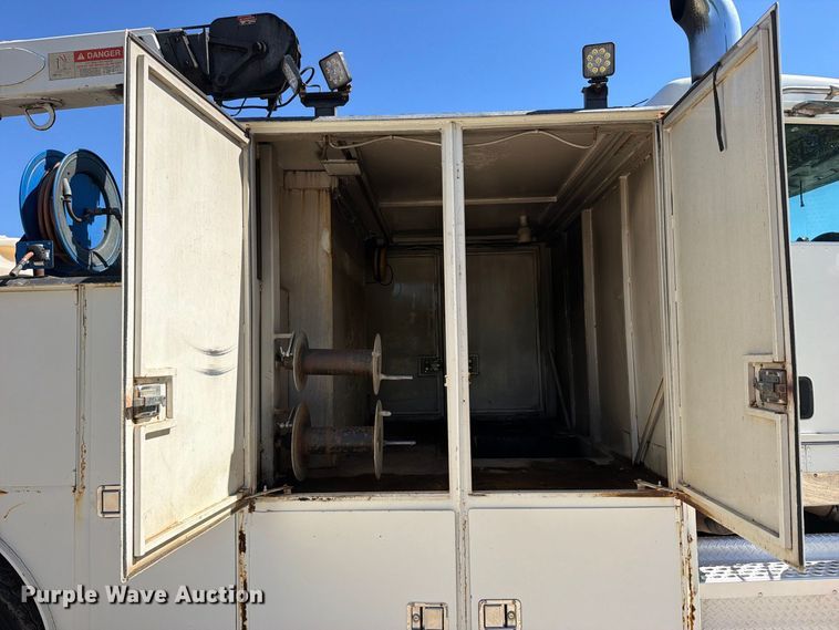 image for item FK5281 2009 Kenworth T800 utility / service truck
