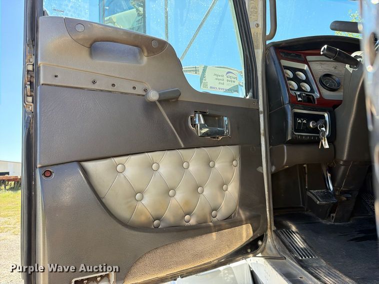 image for item FK5281 2009 Kenworth T800 utility / service truck