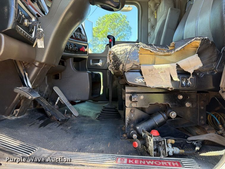 image for item FK5281 2009 Kenworth T800 utility / service truck