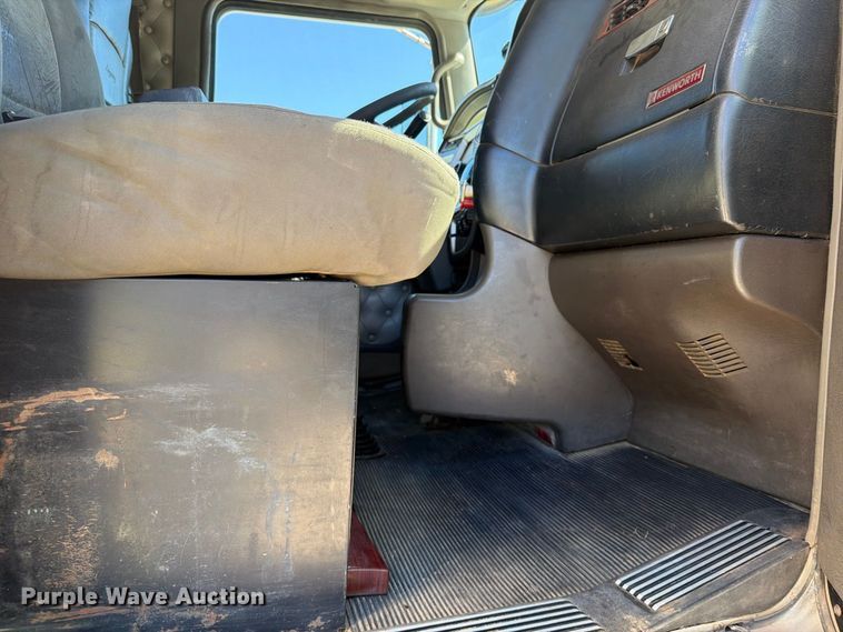 image for item FK5281 2009 Kenworth T800 utility / service truck