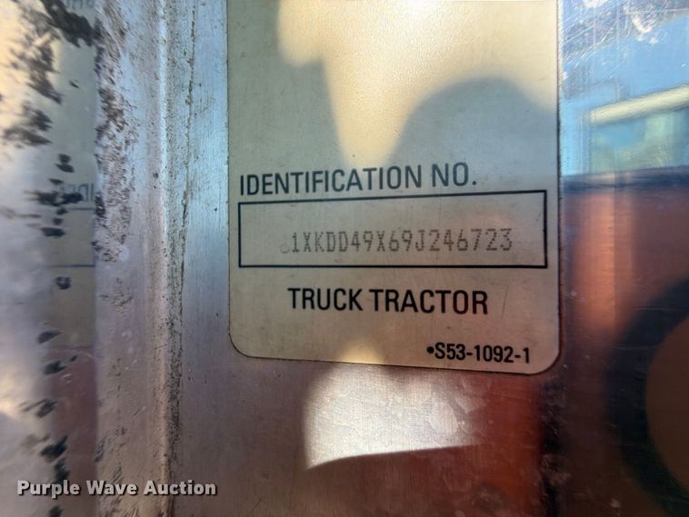 image for item FK5281 2009 Kenworth T800 utility / service truck