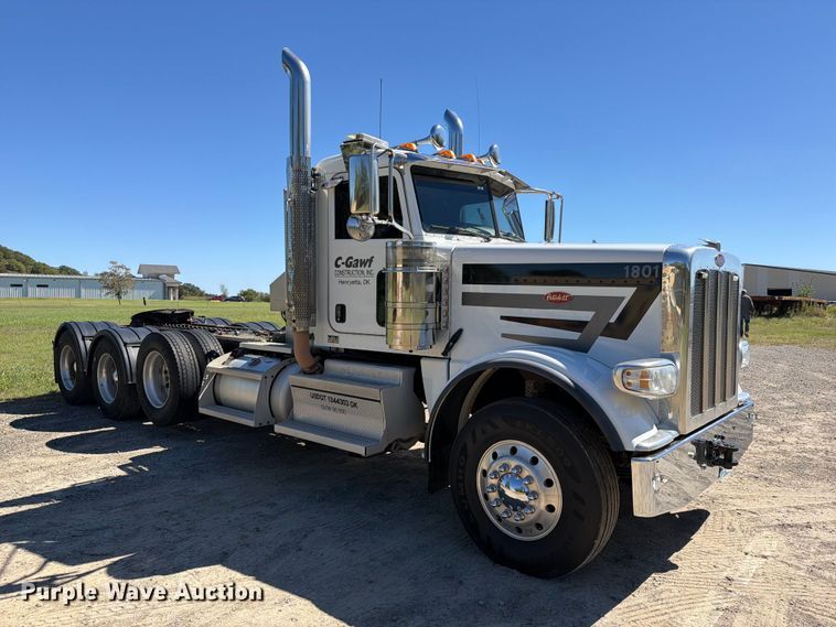 image for item FK5282 2018 Peterbilt 389 semi truck