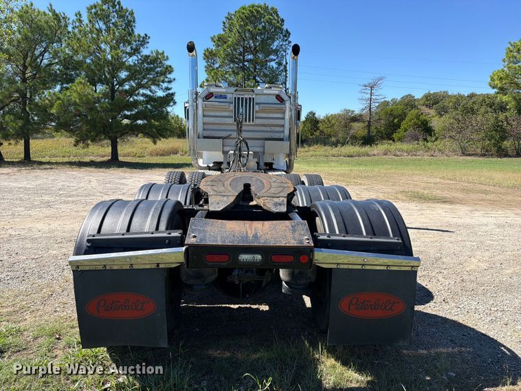image for item FK5282 2018 Peterbilt 389 semi truck