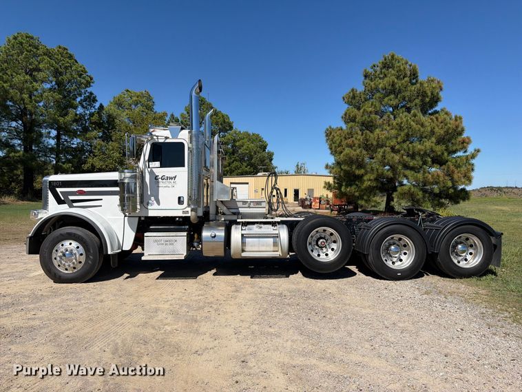 image for item FK5282 2018 Peterbilt 389 semi truck