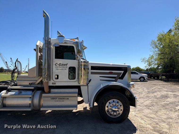 image for item FK5282 2018 Peterbilt 389 semi truck