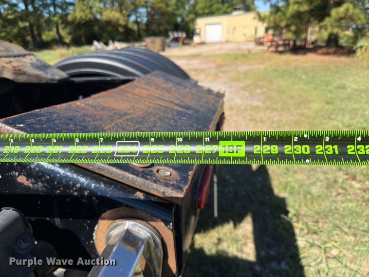 image for item FK5282 2018 Peterbilt 389 semi truck