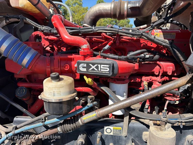 image for item FK5282 2018 Peterbilt 389 semi truck