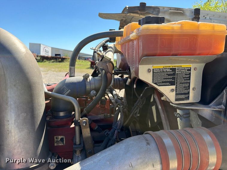 image for item FK5282 2018 Peterbilt 389 semi truck