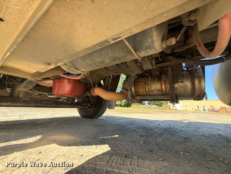 image for item FK5282 2018 Peterbilt 389 semi truck