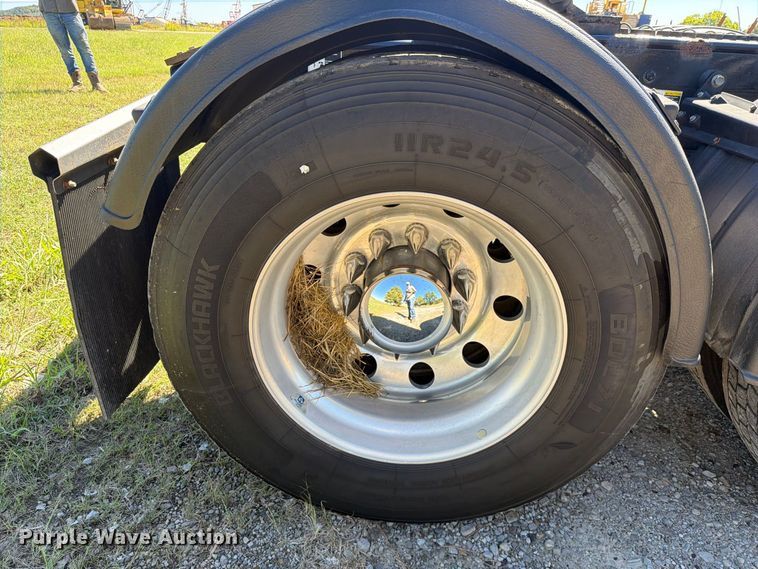 image for item FK5282 2018 Peterbilt 389 semi truck