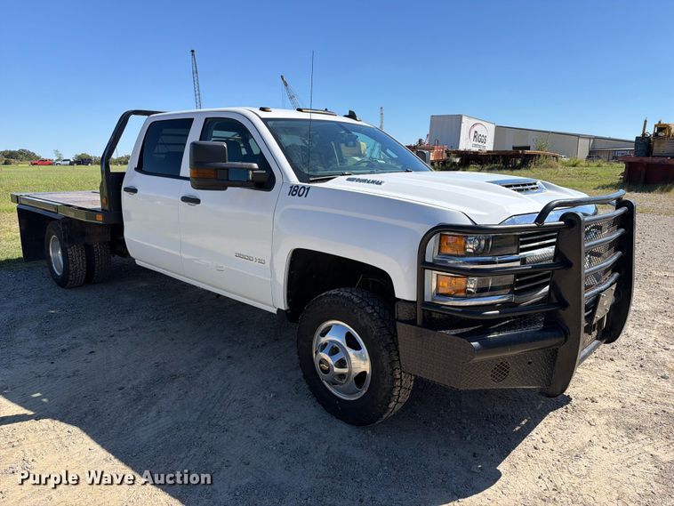 image for item FK5285 2018 Chevrolet Silverado 3500HD Crew Cab bale bed pickup truck