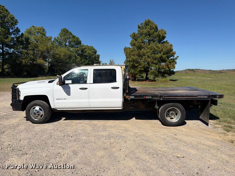 image for item FK5285 2018 Chevrolet Silverado 3500HD Crew Cab bale bed pickup truck