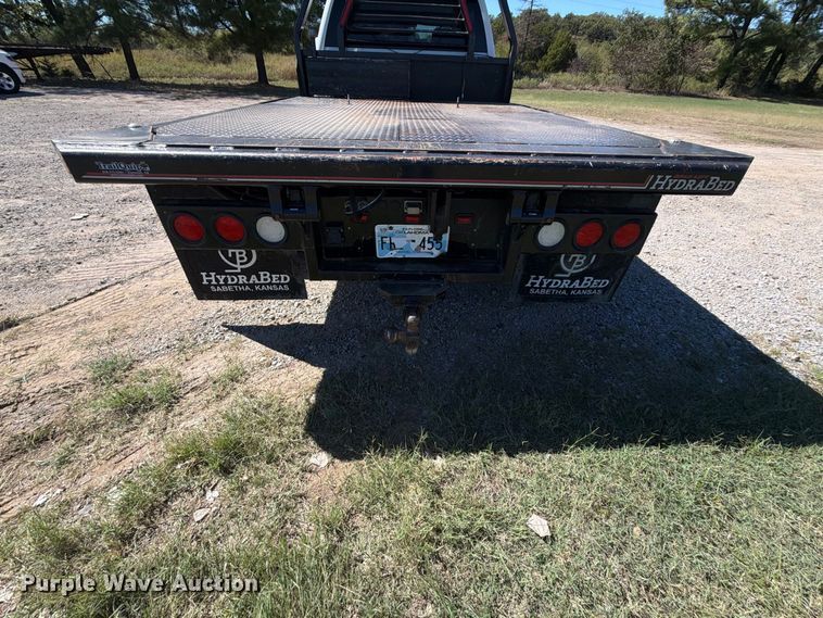 image for item FK5285 2018 Chevrolet Silverado 3500HD Crew Cab bale bed pickup truck