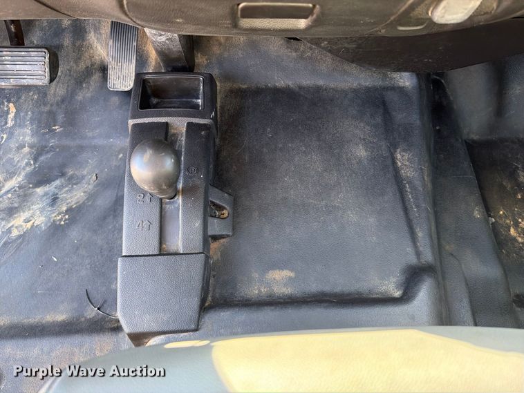 image for item FK5285 2018 Chevrolet Silverado 3500HD Crew Cab bale bed pickup truck