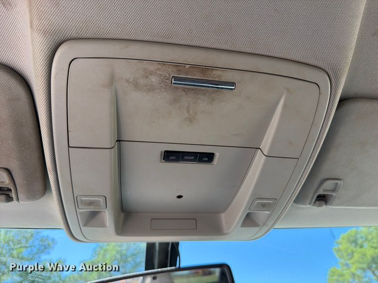 image for item FK5285 2018 Chevrolet Silverado 3500HD Crew Cab bale bed pickup truck