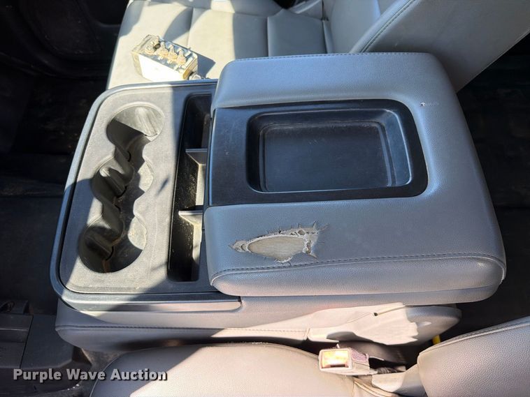 image for item FK5285 2018 Chevrolet Silverado 3500HD Crew Cab bale bed pickup truck