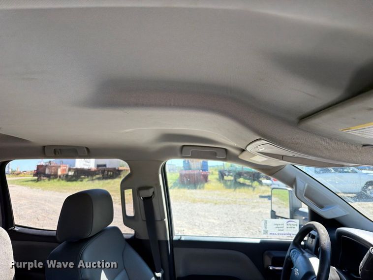 image for item FK5285 2018 Chevrolet Silverado 3500HD Crew Cab bale bed pickup truck