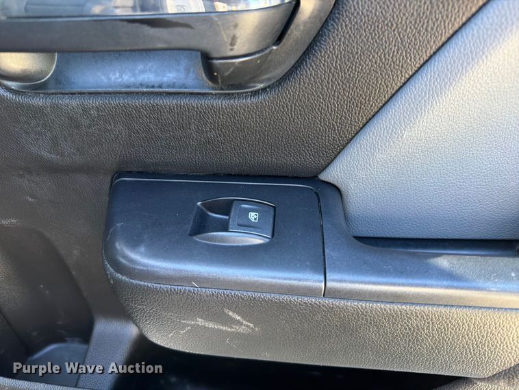 image for item FK5285 2018 Chevrolet Silverado 3500HD Crew Cab bale bed pickup truck