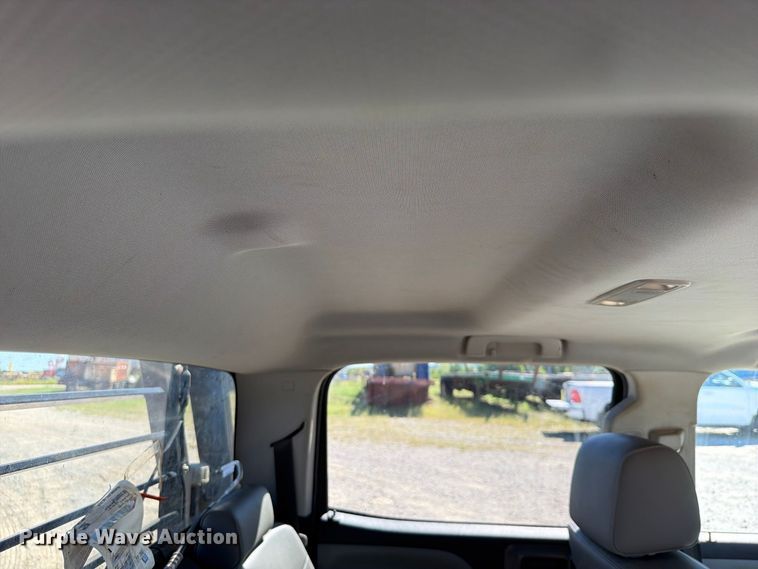 image for item FK5285 2018 Chevrolet Silverado 3500HD Crew Cab bale bed pickup truck