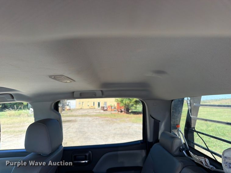 image for item FK5285 2018 Chevrolet Silverado 3500HD Crew Cab bale bed pickup truck