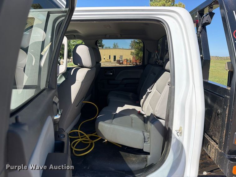 image for item FK5285 2018 Chevrolet Silverado 3500HD Crew Cab bale bed pickup truck