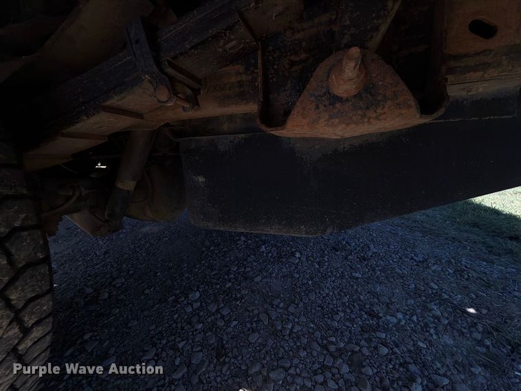 image for item FK5285 2018 Chevrolet Silverado 3500HD Crew Cab bale bed pickup truck