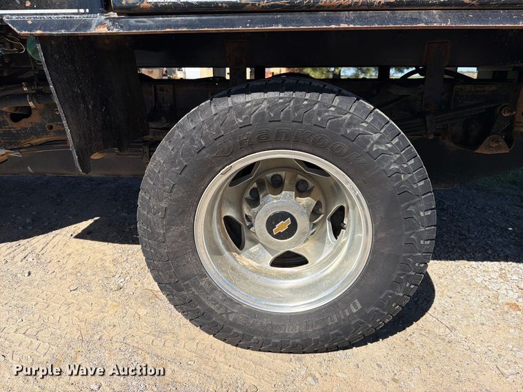 image for item FK5285 2018 Chevrolet Silverado 3500HD Crew Cab bale bed pickup truck
