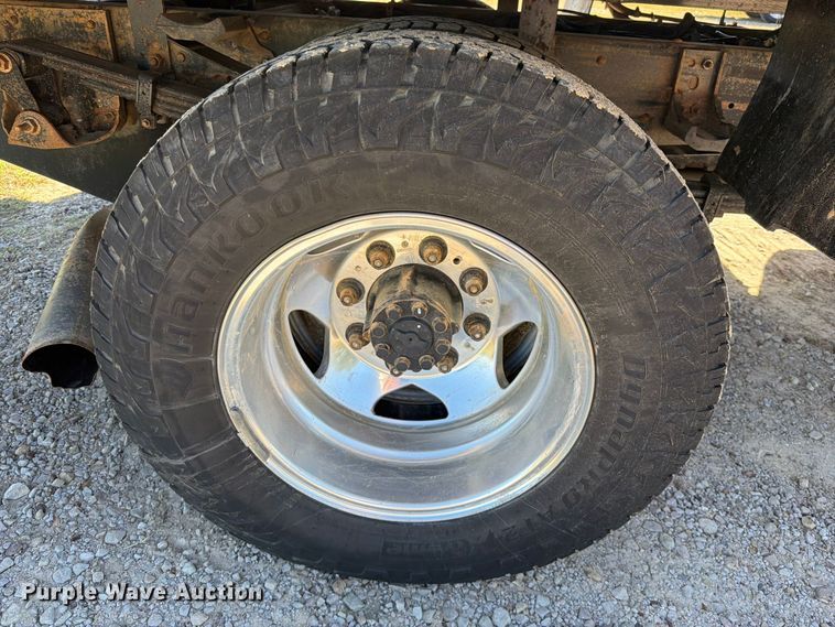image for item FK5285 2018 Chevrolet Silverado 3500HD Crew Cab bale bed pickup truck