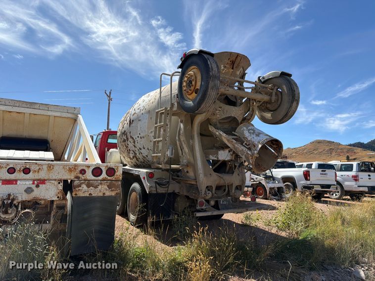 image for item FM7664 2004 Sterling Truck L9500 Series ready mix truck