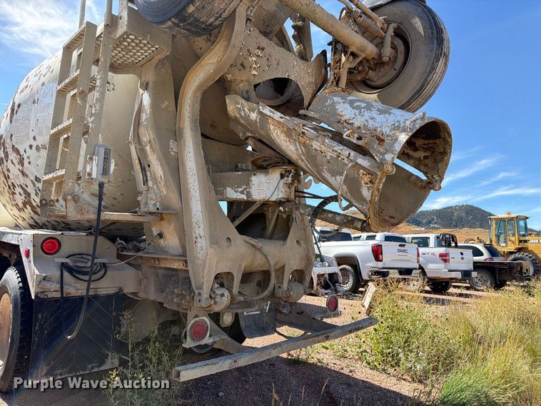 image for item FM7664 2004 Sterling Truck L9500 Series ready mix truck