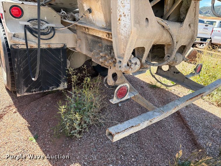 image for item FM7664 2004 Sterling Truck L9500 Series ready mix truck