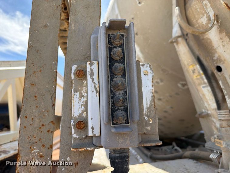image for item FM7664 2004 Sterling Truck L9500 Series ready mix truck
