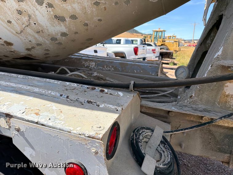 image for item FM7664 2004 Sterling Truck L9500 Series ready mix truck