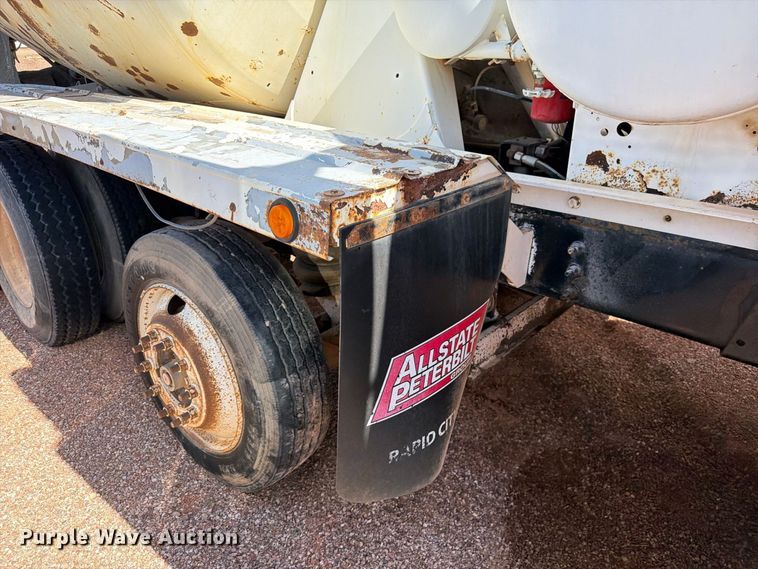 image for item FM7664 2004 Sterling Truck L9500 Series ready mix truck
