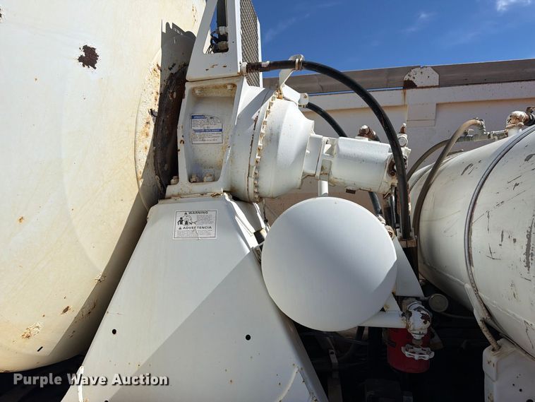 image for item FM7664 2004 Sterling Truck L9500 Series ready mix truck
