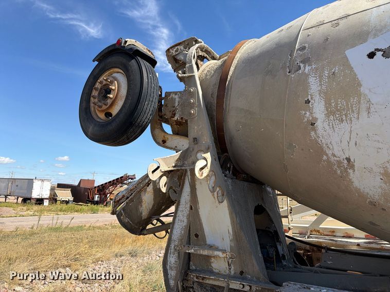 image for item FM7664 2004 Sterling Truck L9500 Series ready mix truck