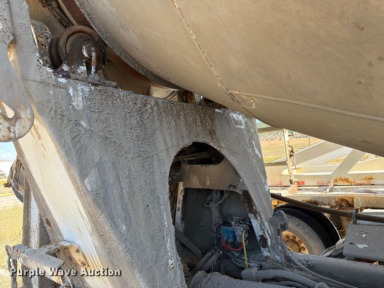 image for item FM7664 2004 Sterling Truck L9500 Series ready mix truck