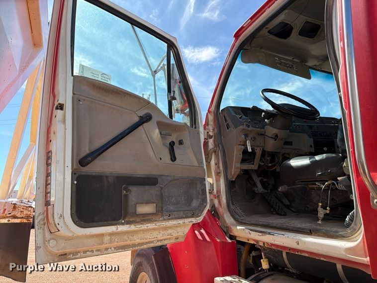 image for item FM7664 2004 Sterling Truck L9500 Series ready mix truck